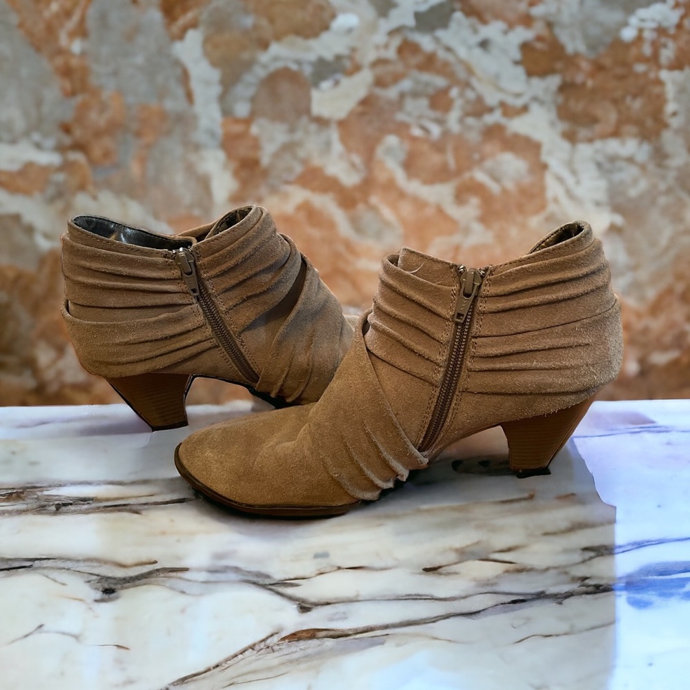 Andrew Geller Shoes​